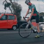 Велосипед против микролитражки: суперзаезд на 402 метра (видео)