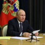 Путин призвал регионы расширять поддержку семей