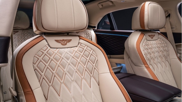 Ещё один гибридный Bentley Flying Spur: у новой версии салон богаче