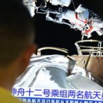 Тайконавты вышли из китайской орбитальной станции