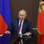 Путин пошутил о постоянном обсуждении санкций — РИА Новости, 08.12.2021
