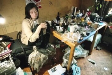 Бывшая жена Ефремова опускается в квартире-бомжатнике, отдавая последние копейки на вино | Корреспондент