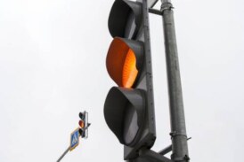 Автоэксперты рассказали о последствиях отмены мигающего желтого сигнала светофора