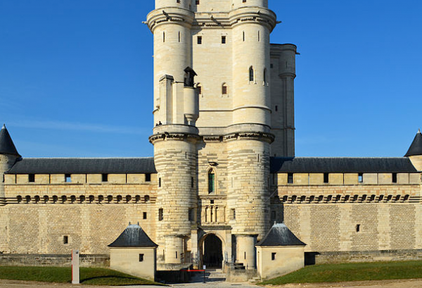 Минобороны Франции на фоне спецоперации запретило россиянам посещать Венсенский замок