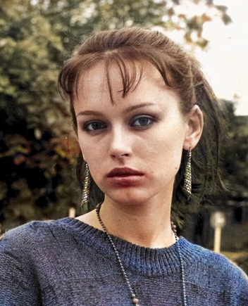 «Я в 21»: Хмельницкая, Повереннова, Иванова поделились архивными фото и поностальгировали о юности | STARHIT
