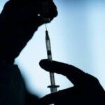 В Литве мужчина умер через несколько минут после прививки от коронавируса