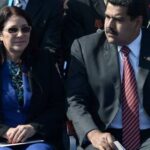 Мадуро заявил, что привьется «Спутником V» вместе с супругой