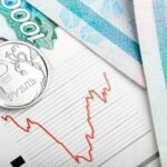«В апреле курс российской валюты может побить антирекорд»