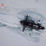 Главком ВМФ доложил Путину о всплытии из-подо льда трех подлодок