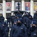 В Варшаве двое полицейских пострадали во время акции протеста