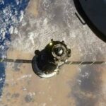 Космонавты покинули приземлившийся аппарат «Союз МС-17»