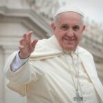 Папа римский Франциск призвал в Пасху прекратить гонку вооружений и конфликт на Украине