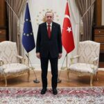 В Турции объяснили инцидент со стульями на встрече Эрдогана с лидерами ЕС