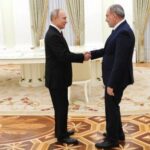 Почему Россия спасает премьера Армении: Пашинян в объятиях Кремля
