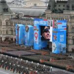 Колонна военной техники проходит по Красной площади на параде Победы