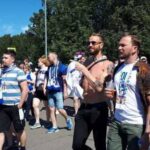 Финские болельщики прибыли в Петербург с песнями и пивом