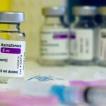 Ученые признали побочные эффекты вакцины AstraZeneca
