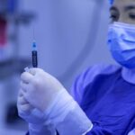 В Греции отмечен второй случай смерти от коронавируса полностью вакцинированного человека