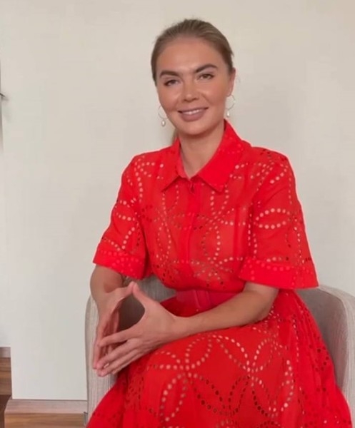 Ксения Собчак вычислила стоимость платья Алины Кабаевой с домашнего видео |  Корреспондент