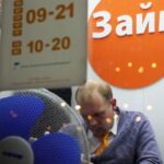 «Набрал шесть кредитов»: юные россияне увязли в банковской кабале