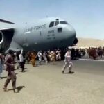 Транспортник США прилетел из Кабула с останками человека в шасси