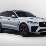 Jaguar «освежил» кроссовер F-Pace за счёт новых функций и версии R-Dynamic Black
