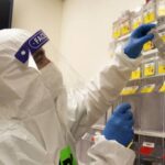 Вакцинированный Израиль накрывает пятой волной коронавируса