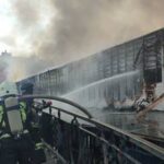Очевидец рассказал, из-за чего возник пожар на рынке во Владивостоке — РИА Новости, 26.10.2021
