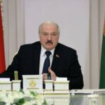 Лукашенко заявил, что в Евросоюзе не хотят решать проблему беженцев — РИА Новости, 26.11.2021
