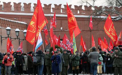 Лево-патриотические силы проведут возложение цветов на Красной площади