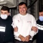 Саакашвили заявил, что его таскали за волосы в тюрьме — РИА Новости, 09.11.2021