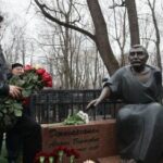 На Ваганьковском кладбище в Москве открыли памятник Армену Джигарханяну — РИА Новости, 14.11.2021