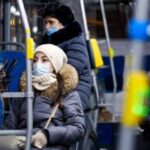 Ученые назвали самые опасные места в общественном транспорте во время пандемии