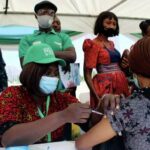 Нигерия уничтожит миллион доз вакцин против COVID-19 компании AstraZeneca — РИА Новости, 14.12.2021