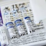 Вирусолог рассказал об эффективности вакцин против штамма «омикрон» — РИА Новости, 02.12.2021