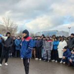 Полиция увезла нескольких участников митинга в Актау — РИА Новости, 08.01.2022