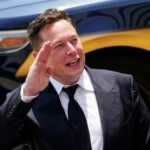 Илон Маск заблокировал в соцсетях фаната Tesla, попросившего у него деньги — РИА Новости, 01.02.2022
