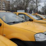 Московские таксисты отказываются тестироваться на ковид и уходят в доставку