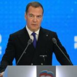 Медведев поручил подготовить план реализации народной программы ЕР — РИА Новости, 04.02.2022