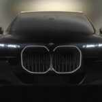 Новая электрическая «семерка» BMW получит двухъярусную оптику и фальшивые ноздри
