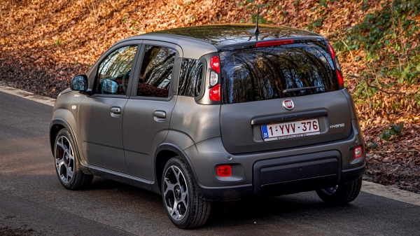 Народ просит подешевле: Fiat Panda задержится на конвейере до 2026 года