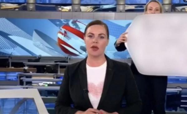 Екатерина Андреева прокомментировала скандал в прямом эфире Первого канала | Корреспондент