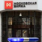 ЦБ принял решение не возобновлять торги на Мосбирже 1 марта — РИА Новости, 28.02.2022