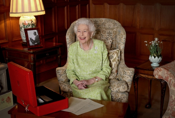 Из-за проблем со здоровьем Елизавета II покидает Букингемский дворец навсегда | Корреспондент