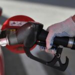 «Результат безответственной политики»: почему цены на бензин в США и Европе растут на фоне удешевления горючего в России — РТ на русском