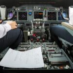 Придется перейти на ручную навигацию: заслуженный пилот России о полетах без GPS