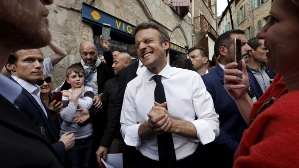 «Новое политическое сожительство»: как победа Макрона на президентских выборах может повлиять на курс Франции