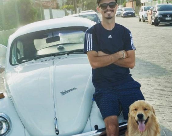 Блогер Джесси Козечен погиб в ДТП вместе с собакой во время путешествия по США