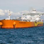 Трейдеры переливают «токсичную» российскую нефть прямо в открытом море