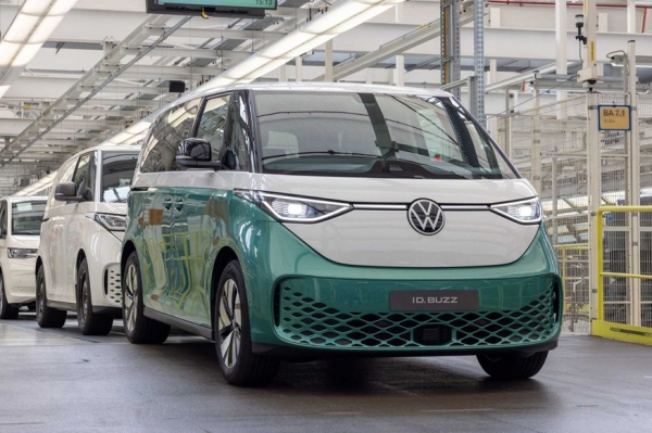 Минивэн в стиле ретро от Volkswagen: стартовало серийное производство ID. Buzz